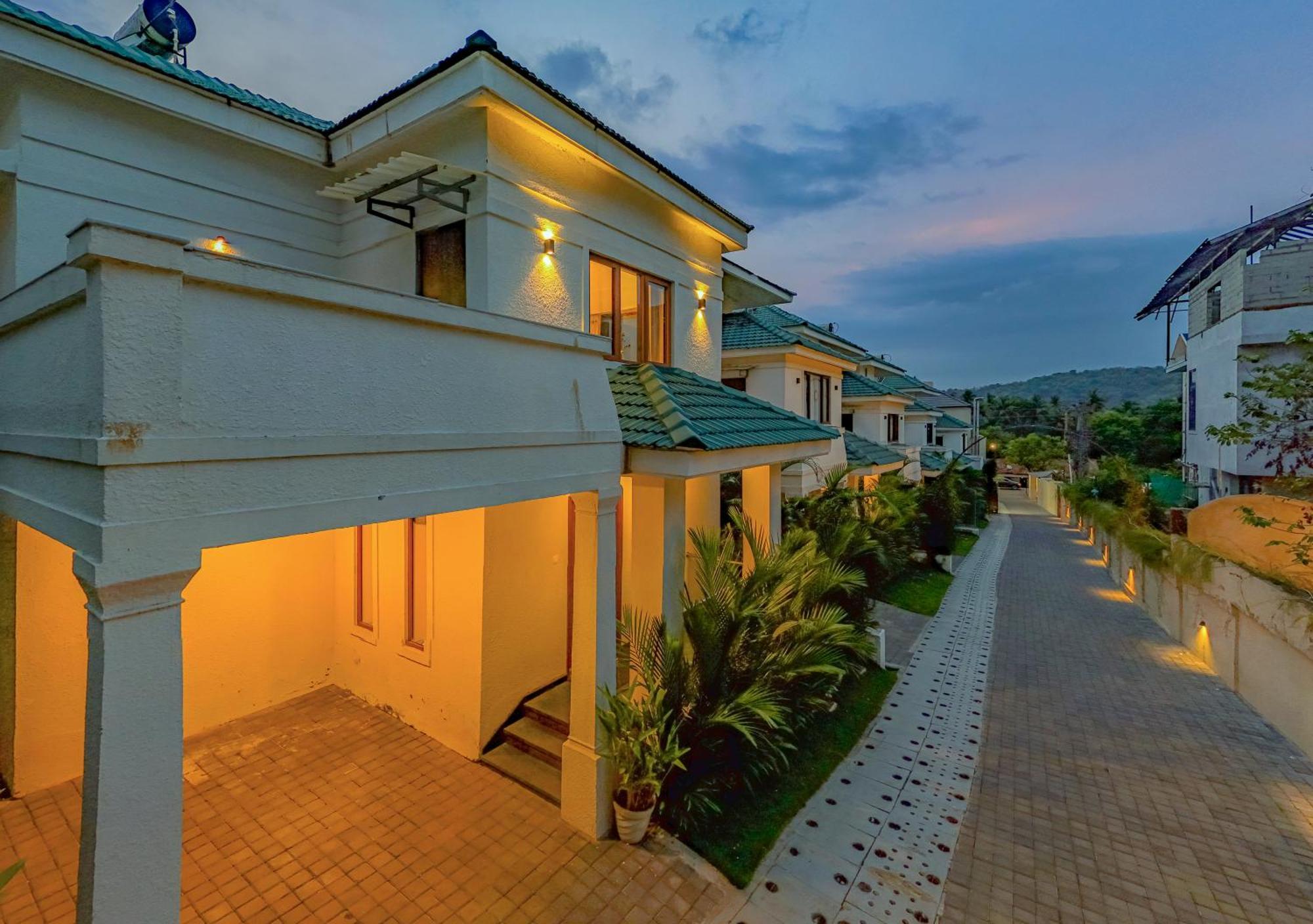 Villa Elivaas 3 Bhk With Pvt Pool - Azalea à Siolim Extérieur photo